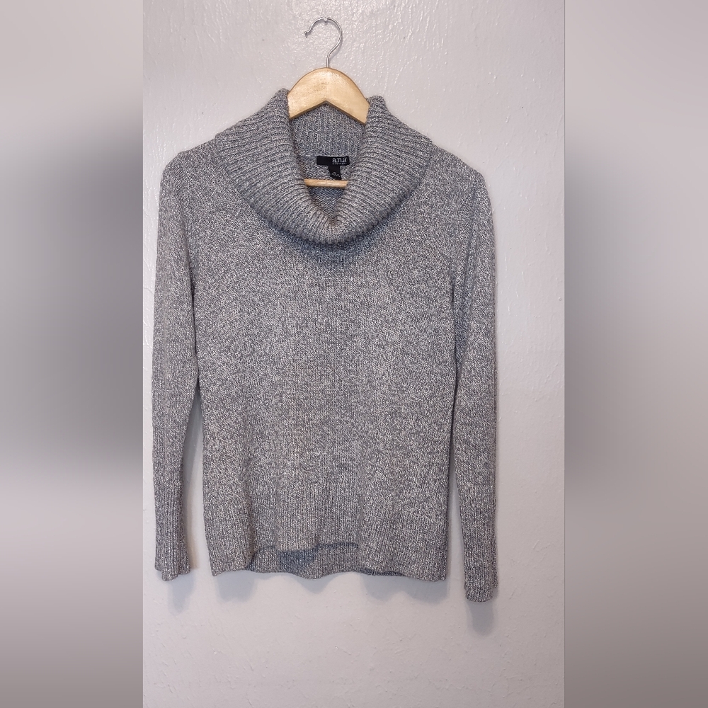 a.n.a Gray With‎ Silver Cowl Neck Sweater Size Petite Large